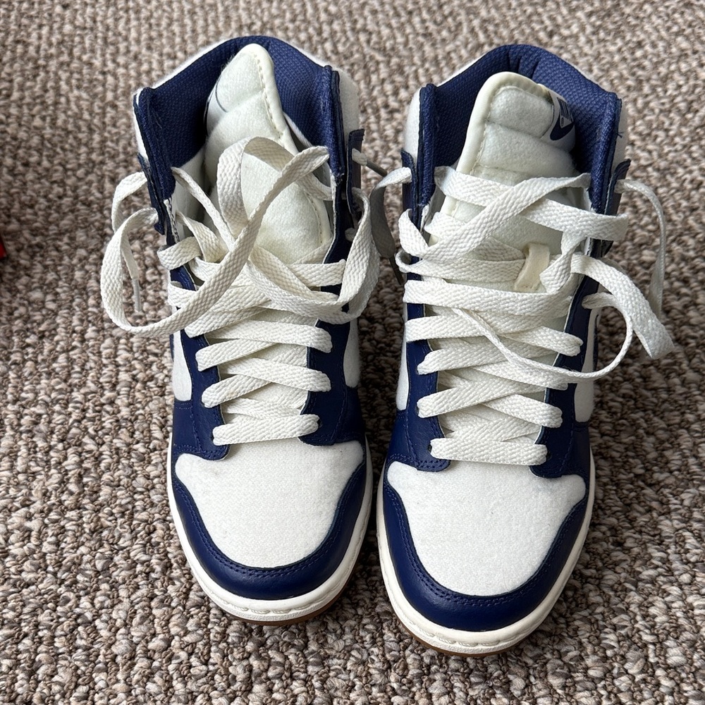 Nike Dunk Sky Hi Essential in Navy and White